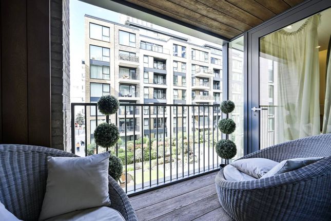 Flat for sale in Countess House, Chelsea Creek, London