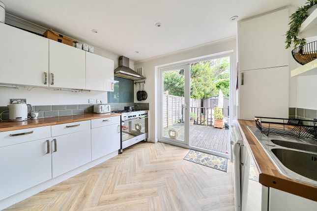 21, Thayers Farm Road, Kent photo 4