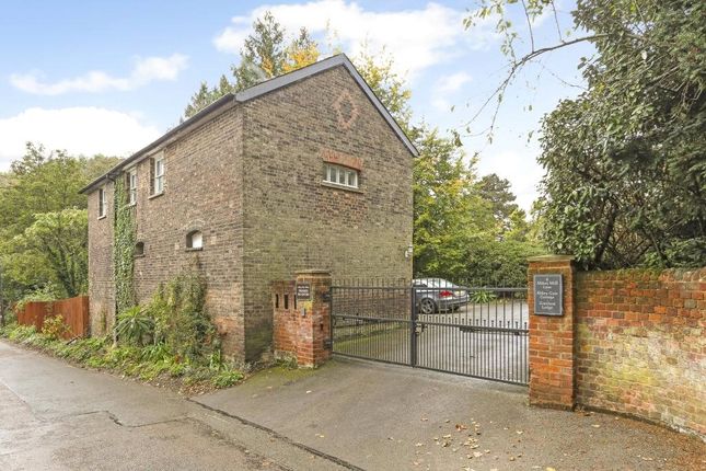 Thumbnail Maisonette to rent in Abbey Mill Lane, St. Albans, Hertfordshire