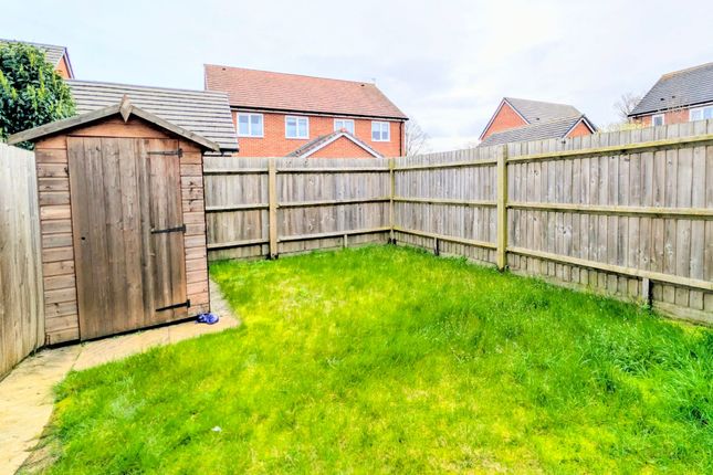 7 Armitage Drive, Wantage photo 2