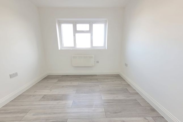 Thumbnail Room to rent in Swanfield Road, Waltham Cross