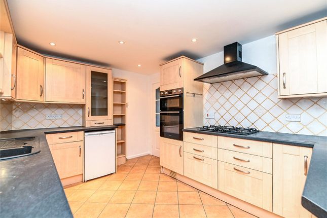 22, Hazelwood Avenue, Hampshire photo 3