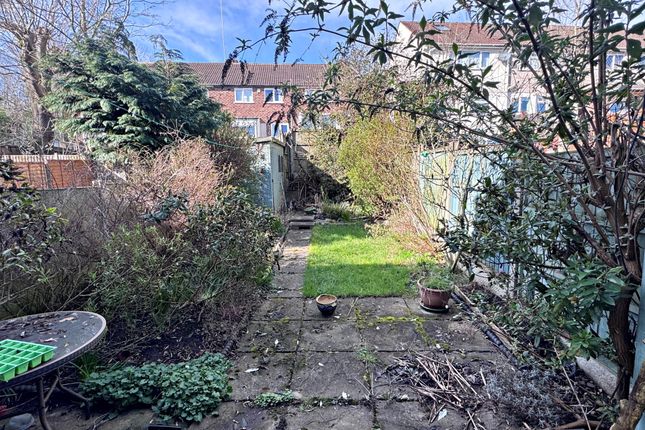 28, Chenies Close, Coventry photo 2