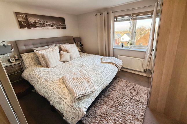 52 Hendy Avenue, Telford photo 4