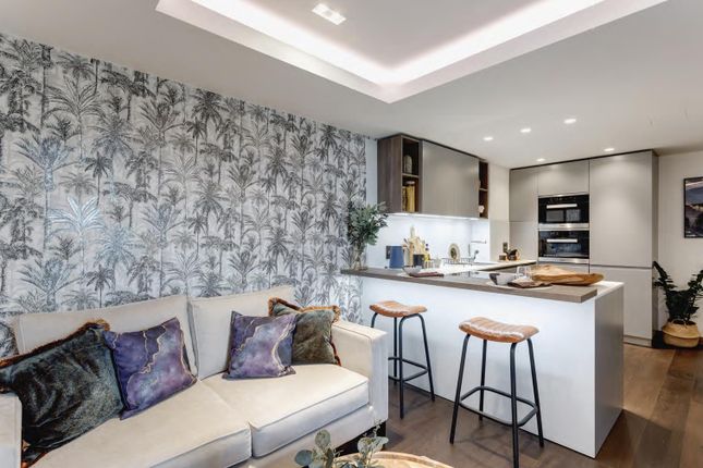 Flat for sale in North Wharf Road, London
