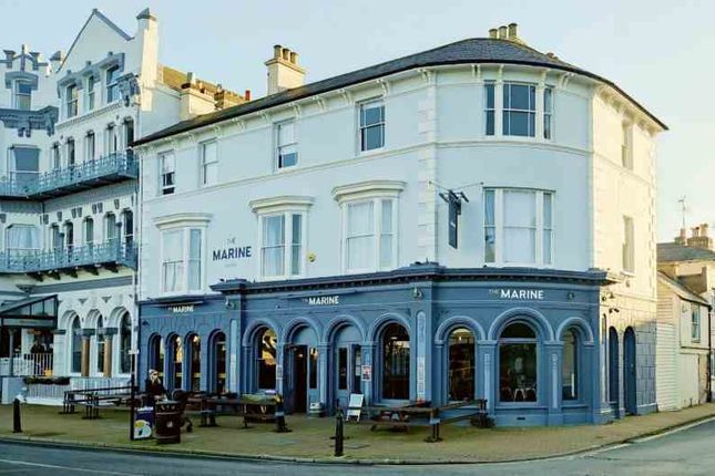 Thumbnail Hotel/guest house for sale in Esplanade, Ryde