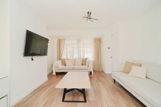 4, Boothroyden Road, Manchester photo 4