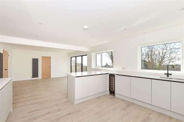 Crescent Drive North Woodingdean, Brighton photo 3