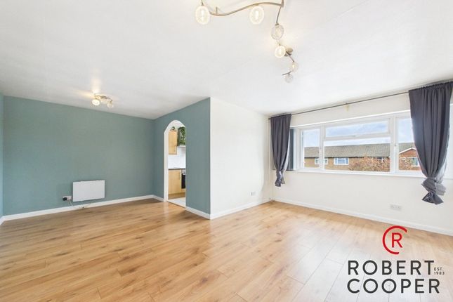 516e, Victoria Road, Ruislip photo 2