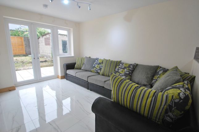 6-bed terraced on Rhymney Street, Cardiff, £3,600/mo