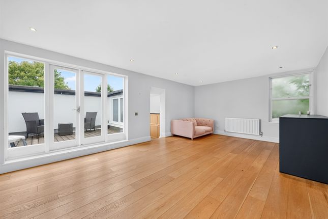 Flat 8, 43, Grove Park Road, London photo 2