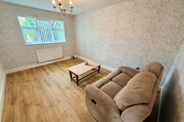 1, Helenny Close, Wolverhampton photo 4