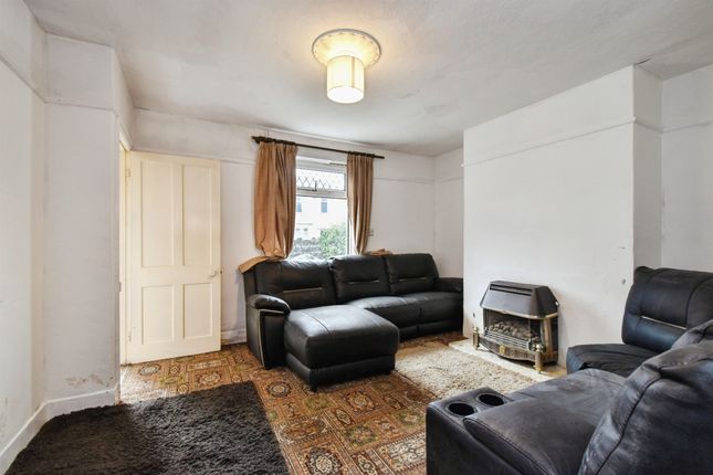 26, Ynyslas Crescent, Neath photo 4