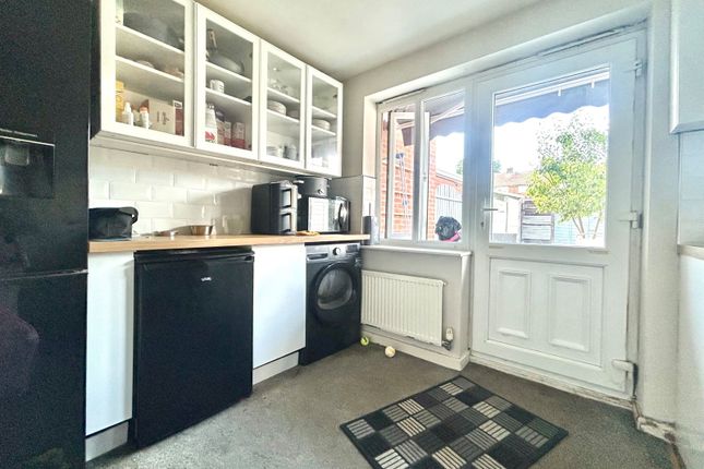 199, Wrens Nest Road, Dudley photo 3