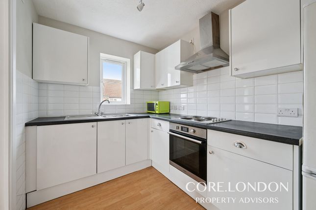 Flat Flat 9, Twyford Court, Vicars Bridge Close, Wembley photo 4