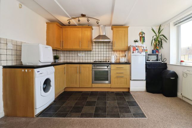Flat 3, 13, Stockwell Drive, Bristol photo 2