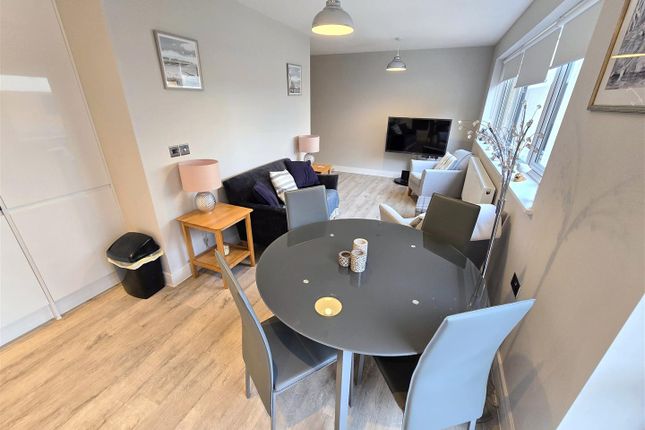 Flat 5, Waterside Court, Dock Tavern Lane, Great Yarmouth photo 4