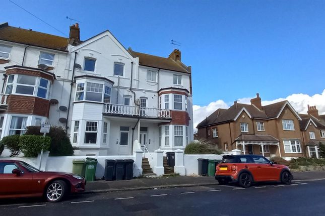 Flat to rent in Cantelupe Road, Bexhill-On-Sea