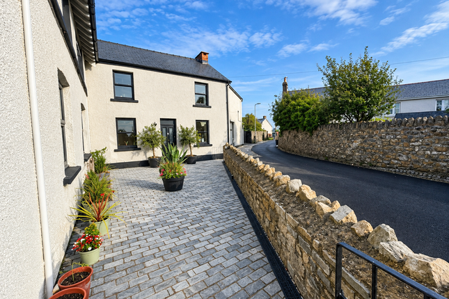 3 Clevis Lane, Porthcawl photo 2