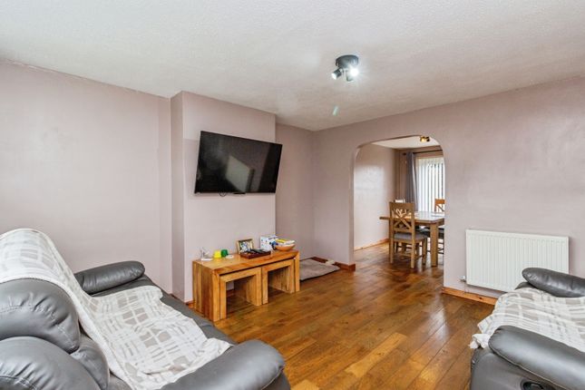 2, Swinburne Close, Telford photo 4