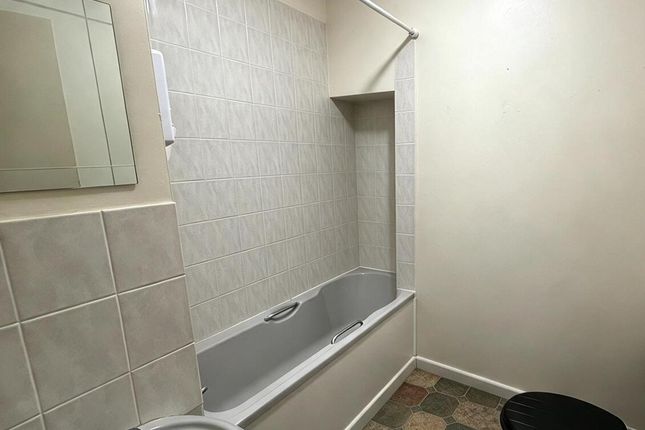 Flat 4, Conor Place, Melville Street, Torquay photo 4