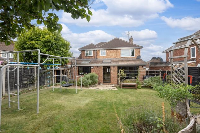 8, Elm Close, Cheltenham photo 2