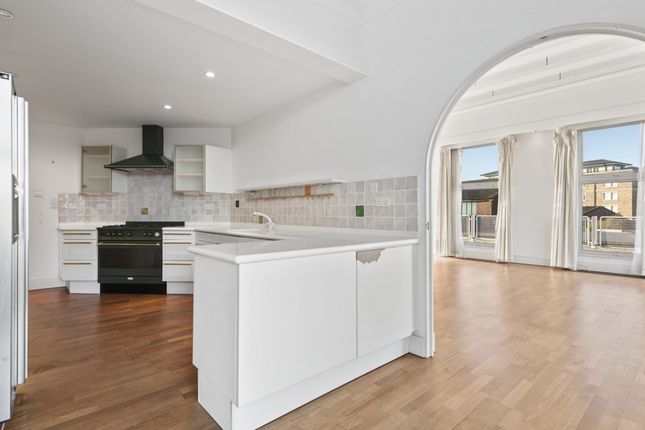 Flat Flat 1, The Piper Building, Peterborough Road, London photo 3