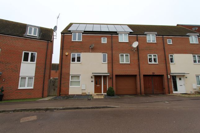 Semi-detached house to rent in Lavender Hill, Milton Keynes, Buckinghamshire