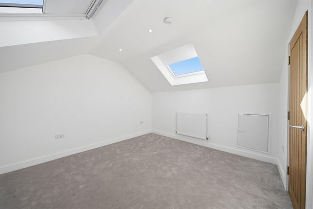 24, Fir Tree Lane, Selby photo 3