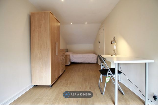 A Camden Mews, London photo 4