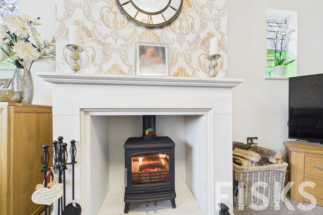 18, Homefields Avenue, Benfleet photo 4