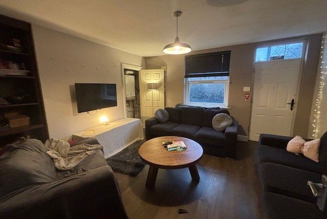 6, Wellington Square, Nottinghamshire photo 4