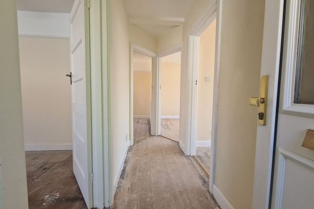 18, Sunset Road, Southampton photo 3