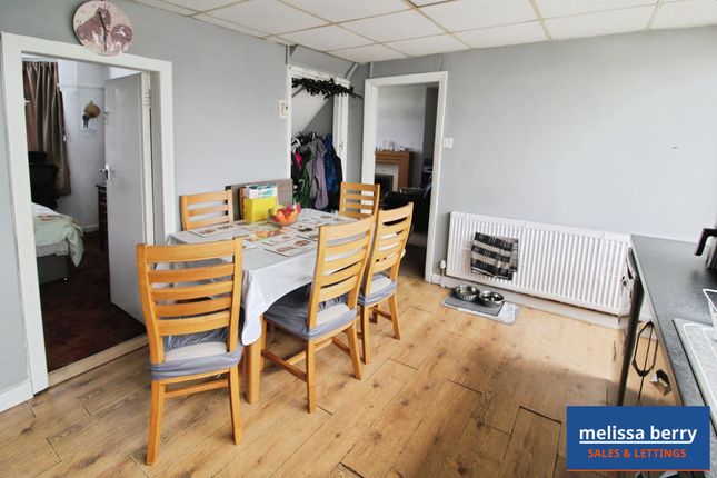 2, Croft Avenue, Manchester photo 4