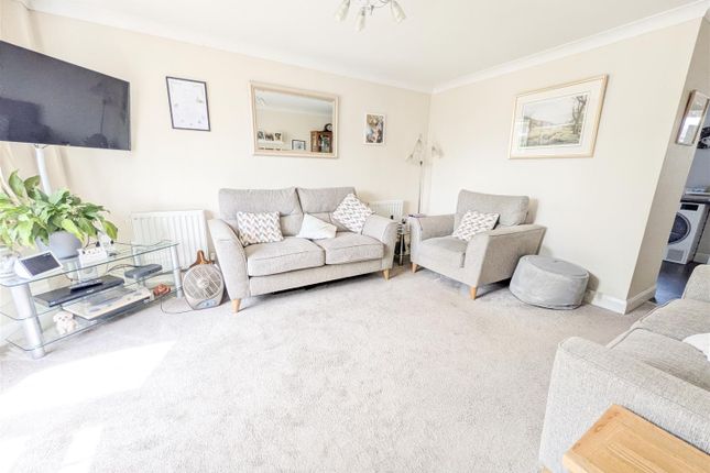 55, Downsview Crescent, Uckfield photo 3