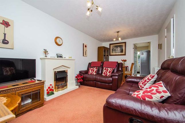 12, Maryvale Court, Lichfield photo 2