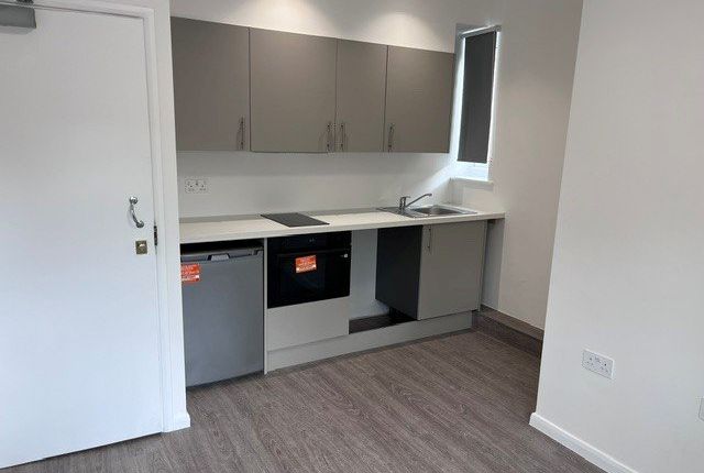 1@168A, High Street, Ruislip photo 2