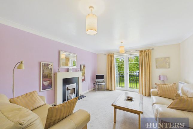 Flat 8, St. James House, Wash Beck Close, Scarborough photo 2