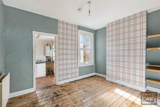 44, Shrubbery Road, London photo 4