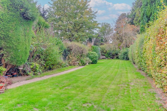 49 Kirby Lane, Leicester photo 2