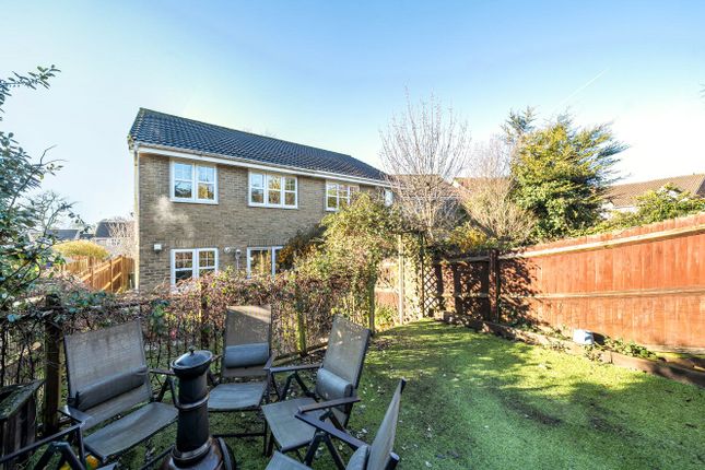 19, Martel Close, Surrey photo 2