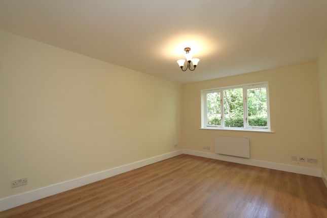 71, Woodfield Road, Thames Ditton photo 5