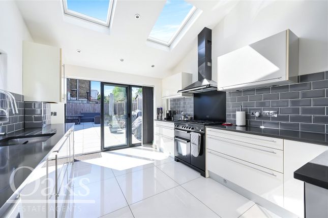 8, Ardfern Avenue, London photo 3