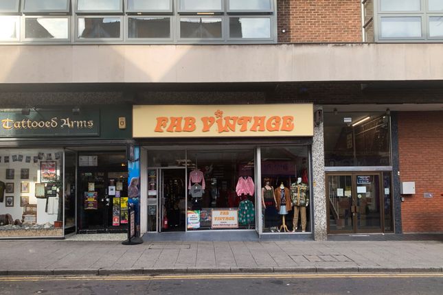 Retail premises to let in Corporation Street, Lincoln