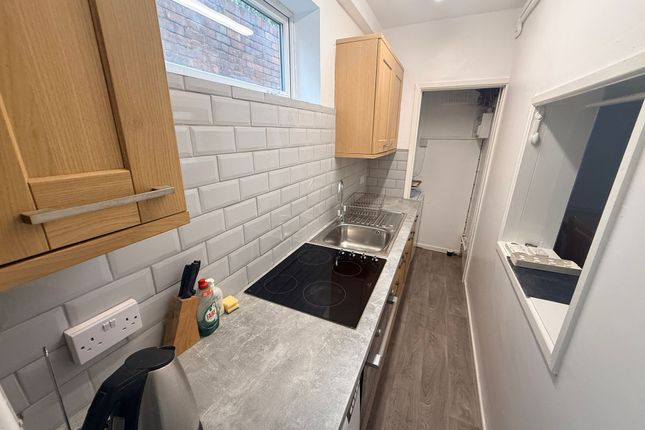38b Hewlett Road, Cheltenham photo 5