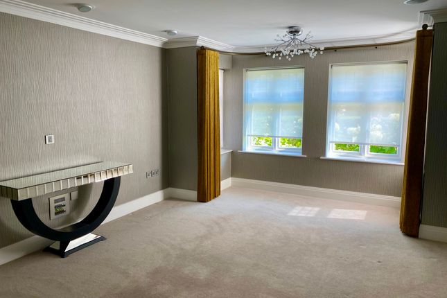 21 Queen Elizabeth Crescent photo 4