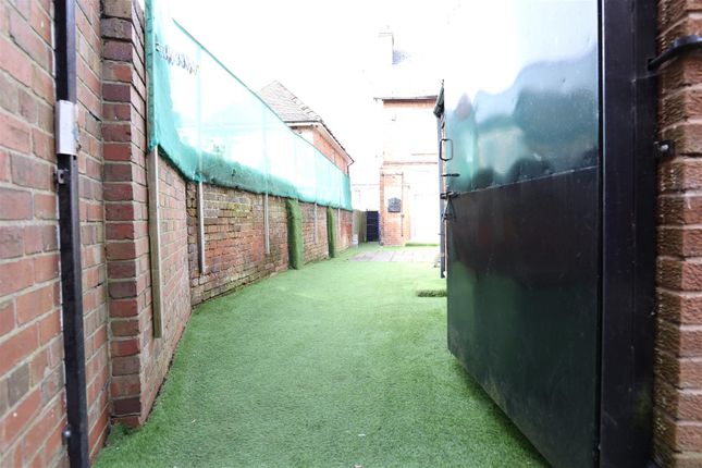 30, Lea Road, Wolverhampton photo 3