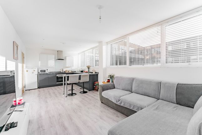 Thumbnail Flat for sale in Yarmouth Way, Crown House