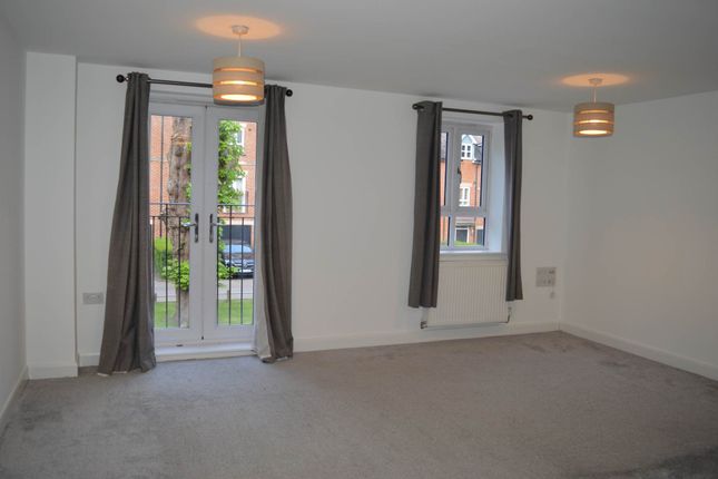 Town house to rent in Denman Drive, Newbury