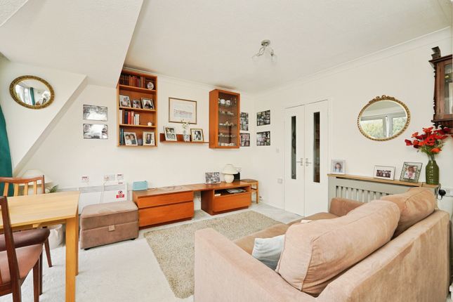 89, Homepine House, Folkestone photo 4